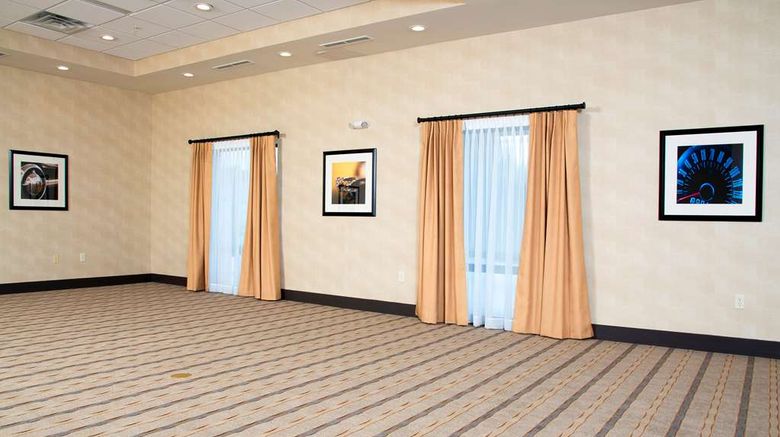 <b>Hampton Inn Kalamazoo Meeting</b>. Images powered by <a href="https://iceportal.shijigroup.com/" title="IcePortal" target="_blank">IcePortal</a>.