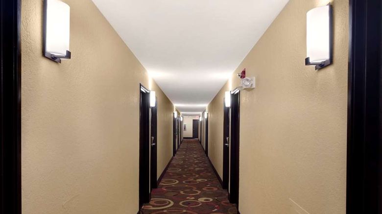 <b>Super 8 Joplin Lobby</b>. Images powered by <a href="https://iceportal.shijigroup.com/" title="IcePortal" target="_blank">IcePortal</a>.