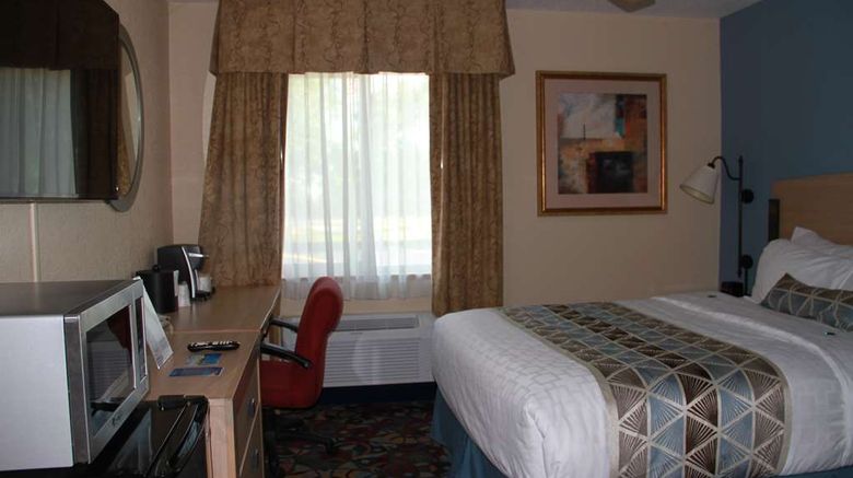 <b>Baymont Inn & Suites Stevens Point Room</b>. Images powered by <a href="https://iceportal.shijigroup.com/" title="IcePortal" target="_blank">IcePortal</a>.