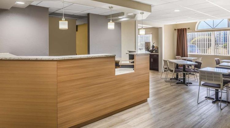 Microtel Inn & Suites Florence Lobby