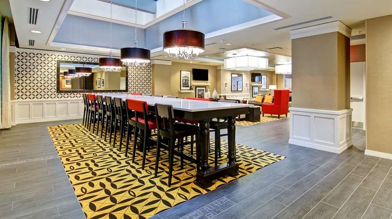 <b>Hampton Inn & Suites Cincinnati-Downtown Restaurant</b>. Images powered by <a href=https://www.travelagewest.com/Hotels/Cincinnati/