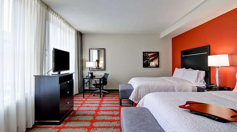 <b>Hampton Inn & Suites Cincinnati-Downtown Room</b>. Images powered by <a href=https://www.travelagewest.com/Hotels/Cincinnati/