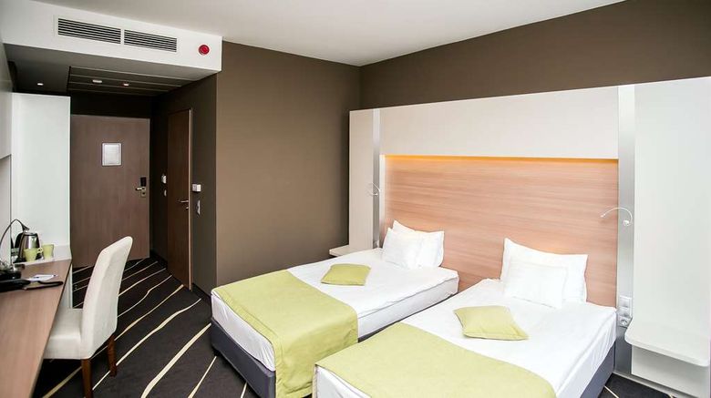 <b>Best Western Plus Lakeside Hotel Room</b>. Images powered by <a href="https://iceportal.shijigroup.com/" title="IcePortal" target="_blank">IcePortal</a>.
