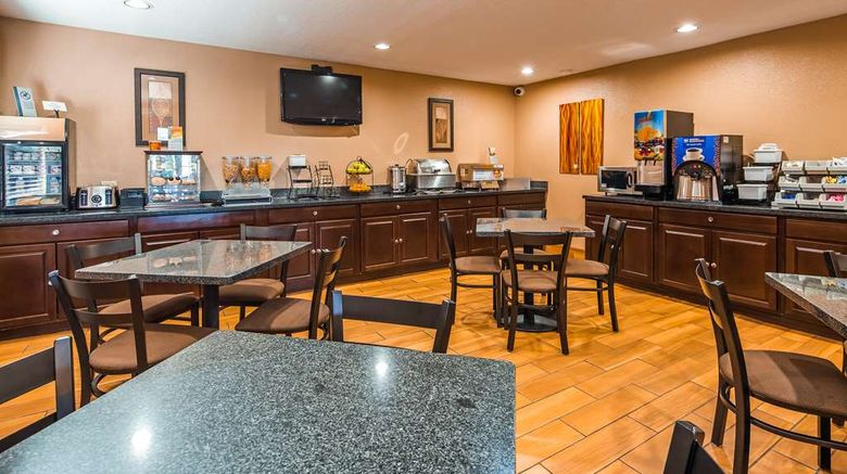 <b>Best Western Muncie Restaurant</b>. Images powered by <a href="https://iceportal.shijigroup.com/" title="IcePortal" target="_blank">IcePortal</a>.