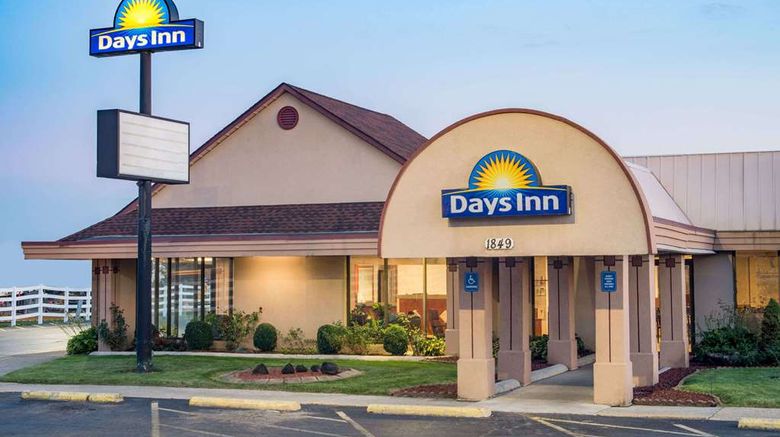 Days Inn Grove City Columbus South Exterior. Images powered by <a href="https://iceportal.shijigroup.com" target="_blank" rel="noopener">Ice Portal</a>.