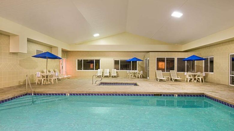 <b>Days Inn Fremont Pool</b>. Images powered by <a href="https://iceportal.shijigroup.com/" title="IcePortal" target="_blank">IcePortal</a>.