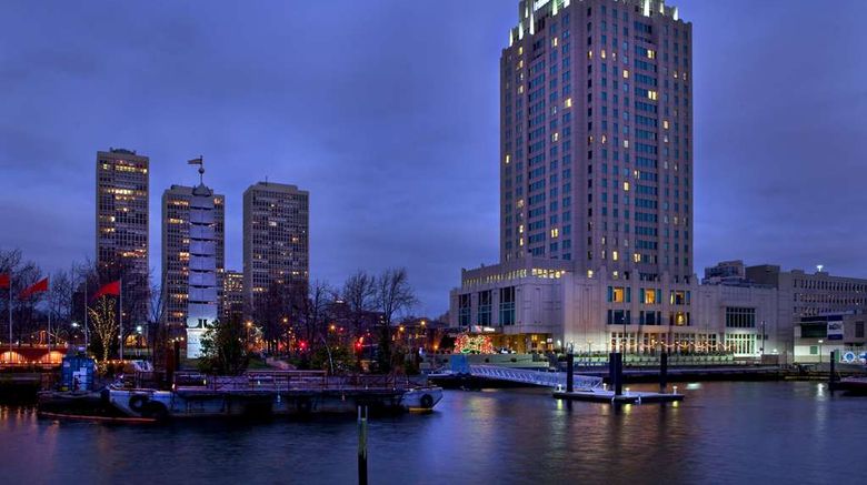 Hilton Philadelphia at Penns Landing Exterior. Images powered by <a href="https://iceportal.shijigroup.com" target="_blank" rel="noopener">Ice Portal</a>.