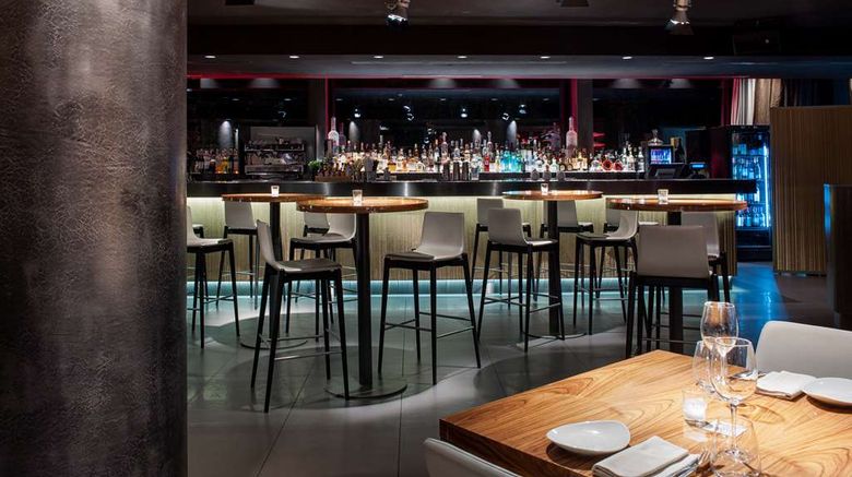 <b>ME Milan Il Duca Restaurant</b>. Images powered by <a href="https://iceportal.shijigroup.com/" title="IcePortal" target="_blank">IcePortal</a>.
