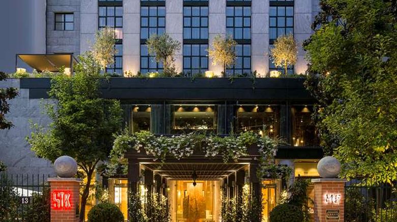 <b>ME Milan Il Duca Exterior</b>. Images powered by <a href="https://iceportal.shijigroup.com/" title="IcePortal" target="_blank">IcePortal</a>.