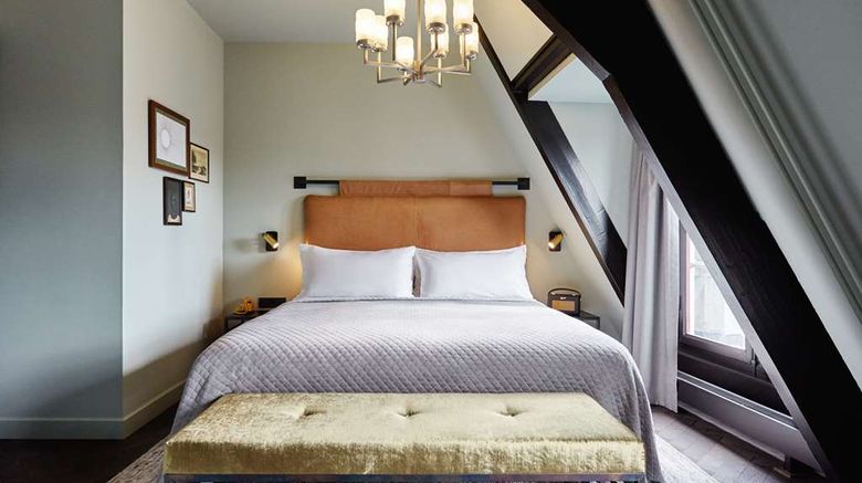<b>The Hoxton Amsterdam Room</b>. Images powered by <a href="https://iceportal.shijigroup.com/" title="IcePortal" target="_blank">IcePortal</a>.