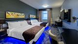 Applause Hotel by Clique Calgary Airport Room