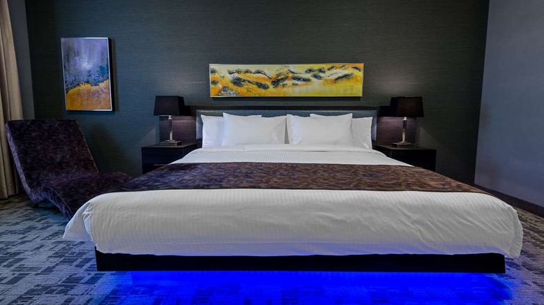 <b>Applause Hotel by Clique Calgary Airport Room</b>. Images powered by <a href="https://iceportal.shijigroup.com/" title="IcePortal" target="_blank">IcePortal</a>.