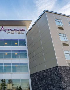 Applause Hotel by Clique Calgary Airport