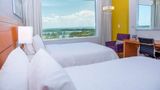 Hampton Inn & Suites by Hilton Paraiso Room