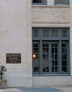 Redmont Hotel Birmingham, Curio Coll
