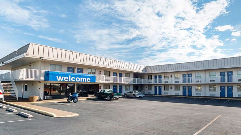 Motel 6 San Antonio I-10 West Exterior. Images powered by <a href="https://iceportal.shijigroup.com" target="_blank" rel="noopener">Ice Portal</a>.
