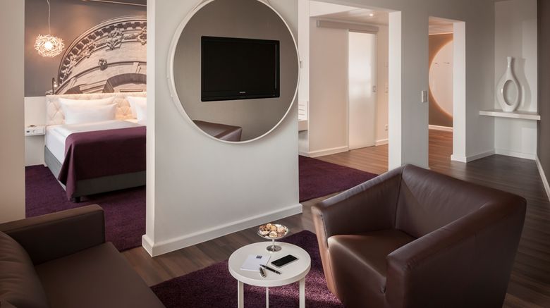 <b>Dorint Kongresshotel Mannheim Suite</b>. Images powered by <a href="https://iceportal.shijigroup.com/" title="IcePortal" target="_blank">IcePortal</a>.