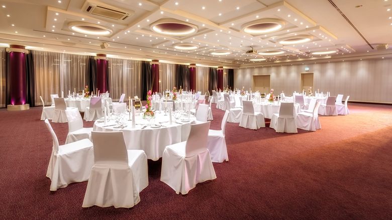 <b>Dorint Kongresshotel Mannheim Ballroom</b>. Images powered by <a href="https://iceportal.shijigroup.com/" title="IcePortal" target="_blank">IcePortal</a>.