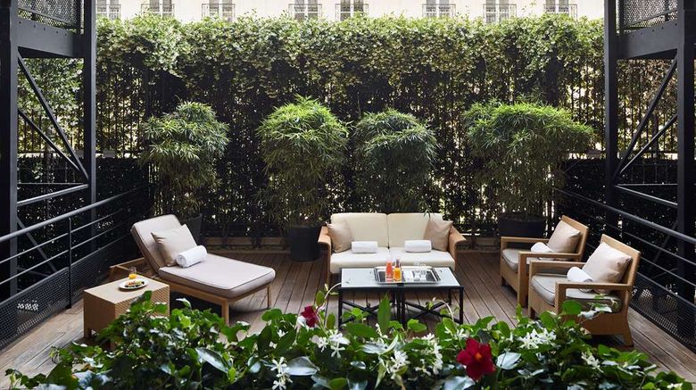 <b>Shangri-La Hotel, Paris Pool</b>. Images powered by <a href=https://www.travelagewest.com/Hotels/Paris/