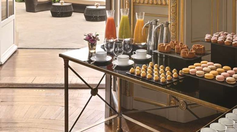 <b>Shangri-La Hotel, Paris Meeting</b>. Images powered by <a href=https://www.travelagewest.com/Hotels/Paris/