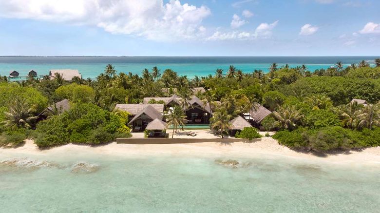 <b>Shangri-La's Villingili Resort and Spa Suite</b>. Images powered by <a href="https://iceportal.shijigroup.com/" title="IcePortal" target="_blank">IcePortal</a>.
