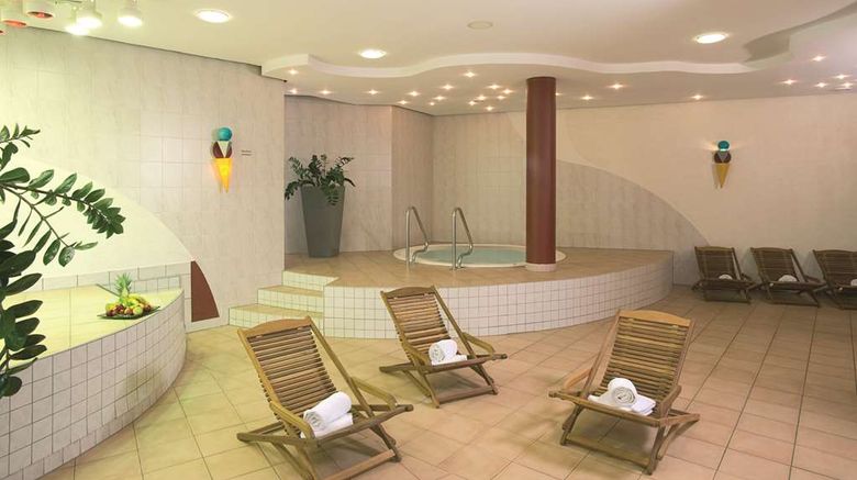 <b>NH Bingen Spa</b>. Images powered by <a href="https://iceportal.shijigroup.com/" title="IcePortal" target="_blank">IcePortal</a>.