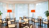<b>NH Duesseldorf Koenigsallee Restaurant</b>. Images powered by <a href="https://iceportal.shijigroup.com/" title="IcePortal" target="_blank">IcePortal</a>.