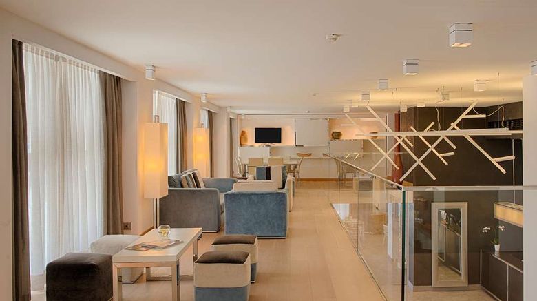<b>NH Pisa Lobby</b>. Images powered by <a href="https://iceportal.shijigroup.com/" title="IcePortal" target="_blank">IcePortal</a>.