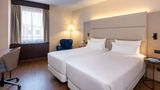 NH Geneva Airport Room