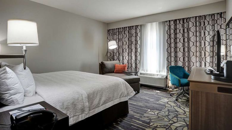 <b>Hampton Inn & Suites Ardmore Room</b>. Images powered by <a href="https://iceportal.shijigroup.com/" title="IcePortal" target="_blank">IcePortal</a>.