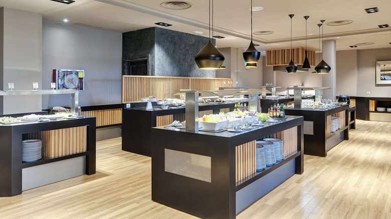 <b>Barcelo Jerez Montecastillo Restaurant</b>. Images powered by <a href="https://iceportal.shijigroup.com/" title="IcePortal" target="_blank">IcePortal</a>.