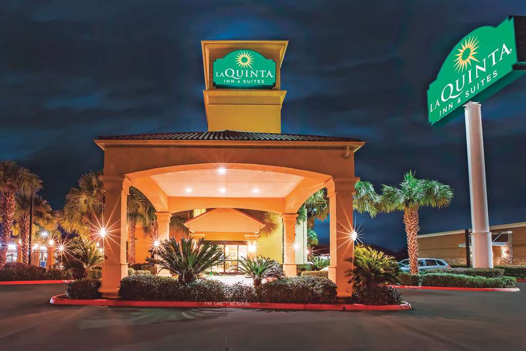 La Quinta Inn Suites Beaumont West Tourist Class Beaumont TX