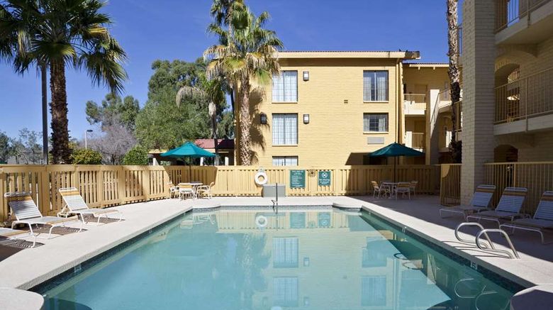 <b>La Quinta Inn Phoenix Sky Harbor Arpt Pool</b>. Images powered by <a href="https://iceportal.shijigroup.com/" title="IcePortal" target="_blank">IcePortal</a>.
