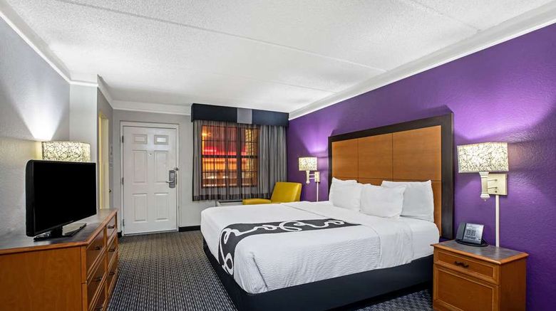La Quinta Inn Sacramento North Room. Images powered by <a href="https://iceportal.shijigroup.com" target="_blank" rel="noopener">Ice Portal</a>.