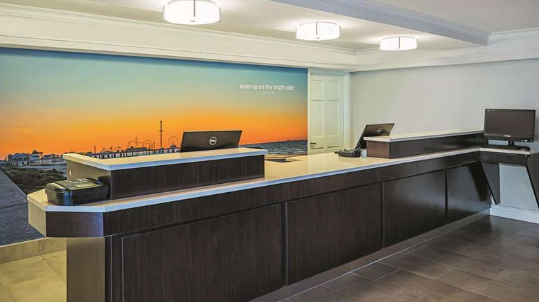 <b>Wingate by Wyndham Galveston East Beach Lobby</b>. Images powered by <a href="https://iceportal.shijigroup.com/" title="IcePortal" target="_blank">IcePortal</a>.