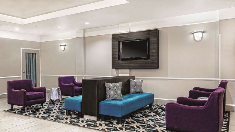 La Quinta Inn  and  Suites Rosenberg Lobby. Images powered by <a href="https://iceportal.shijigroup.com" target="_blank" rel="noopener">Ice Portal</a>.