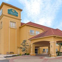 La Quinta Inn & Suites Shawnee