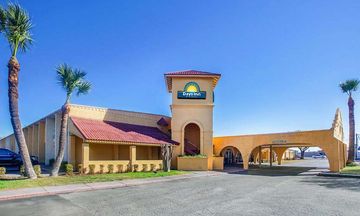 Days Inn by Wyndham Del Rio