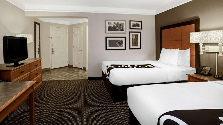 <b>La Quinta Inn & Suites Tucson Airport Room</b>. Images powered by <a href="https://iceportal.shijigroup.com/" title="IcePortal" target="_blank">IcePortal</a>.