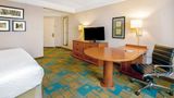La Quinta Inn & Suites Airport Room