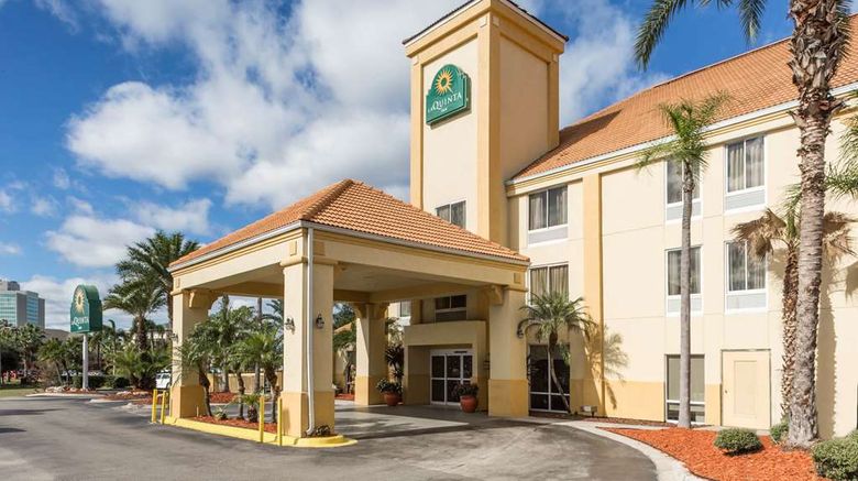 <b>La Quinta Inn Orlando Universal Exterior</b>. Images powered by <a href="https://iceportal.shijigroup.com/" title="IcePortal" target="_blank">IcePortal</a>.