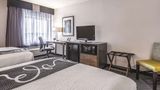 <b>La Quinta Inn Hartford Bradley Airport Room</b>. Images powered by <a href="https://iceportal.shijigroup.com/" title="IcePortal" target="_blank">IcePortal</a>.