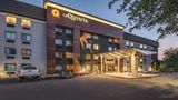 <b>La Quinta Inn Hartford Bradley Airport Exterior</b>. Images powered by <a href="https://iceportal.shijigroup.com/" title="IcePortal" target="_blank">IcePortal</a>.