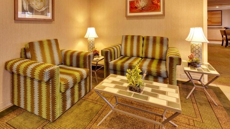 <b>La Quinta Inn & Suites Plattsburgh Lobby</b>. Images powered by <a href="https://iceportal.shijigroup.com/" title="IcePortal" target="_blank">IcePortal</a>.