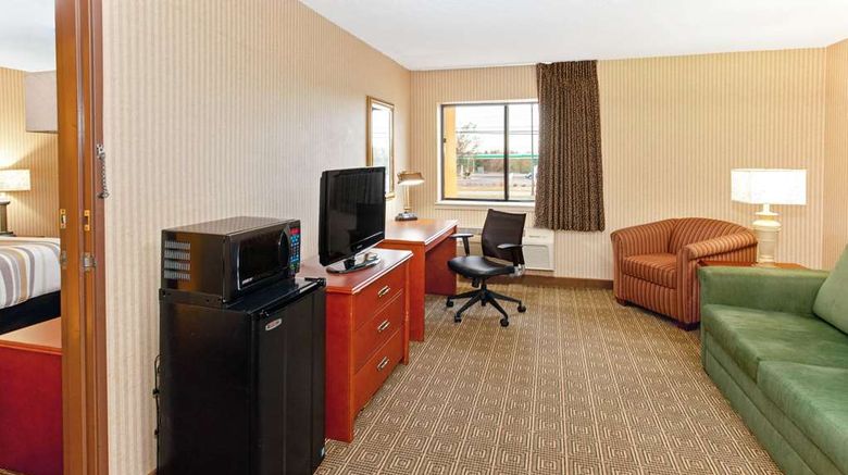 <b>La Quinta Inn & Suites Stevens Point Suite</b>. Images powered by <a href="https://iceportal.shijigroup.com/" title="IcePortal" target="_blank">IcePortal</a>.
