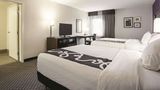La Quinta Inn & Suites Baltimore North Room