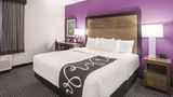 La Quinta Inn & Suites Baltimore North Room