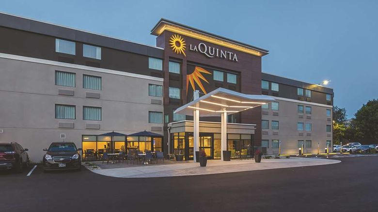 <b>La Quinta Inn & Suites Portland Exterior</b>. Images powered by <a href="https://iceportal.shijigroup.com/" title="IcePortal" target="_blank">IcePortal</a>.