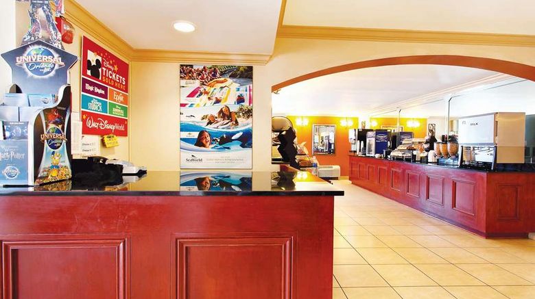 <b>La Quinta Inn Orlando Intl Drive North Lobby</b>. Images powered by <a href="https://iceportal.shijigroup.com/" title="IcePortal" target="_blank">IcePortal</a>.