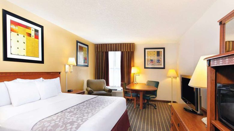 <b>La Quinta Inn Orlando Intl Drive North Room</b>. Images powered by <a href="https://iceportal.shijigroup.com/" title="IcePortal" target="_blank">IcePortal</a>.